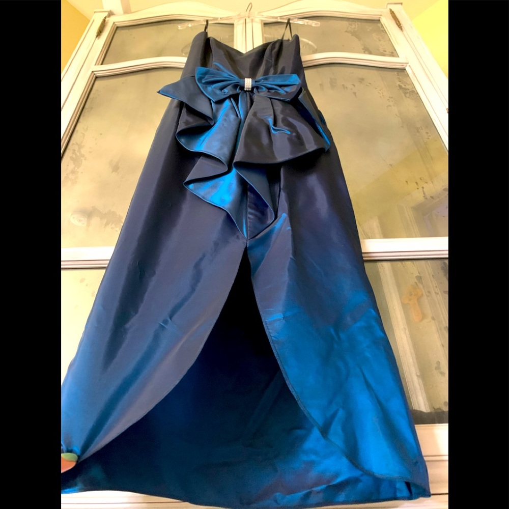 Roberta formal dress. Size 7/8 blue iridescent